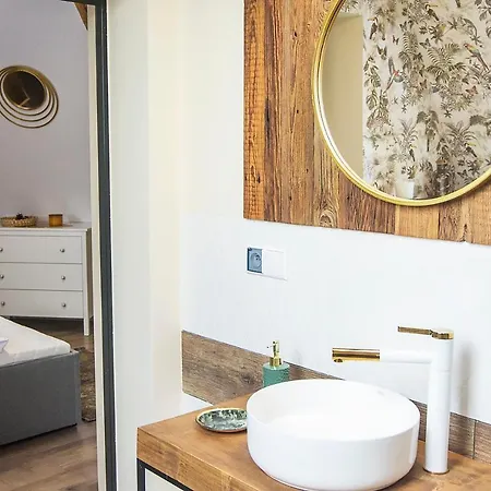 Apartment Paderewskiego 1 *